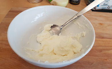 Knoblauch-Ricotta-Creme